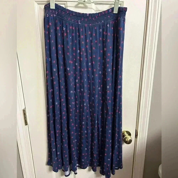 Draper James Slit Side Skirt In Falling Daisies Nassau Blue Size XL NWT - Picture 2 of 6